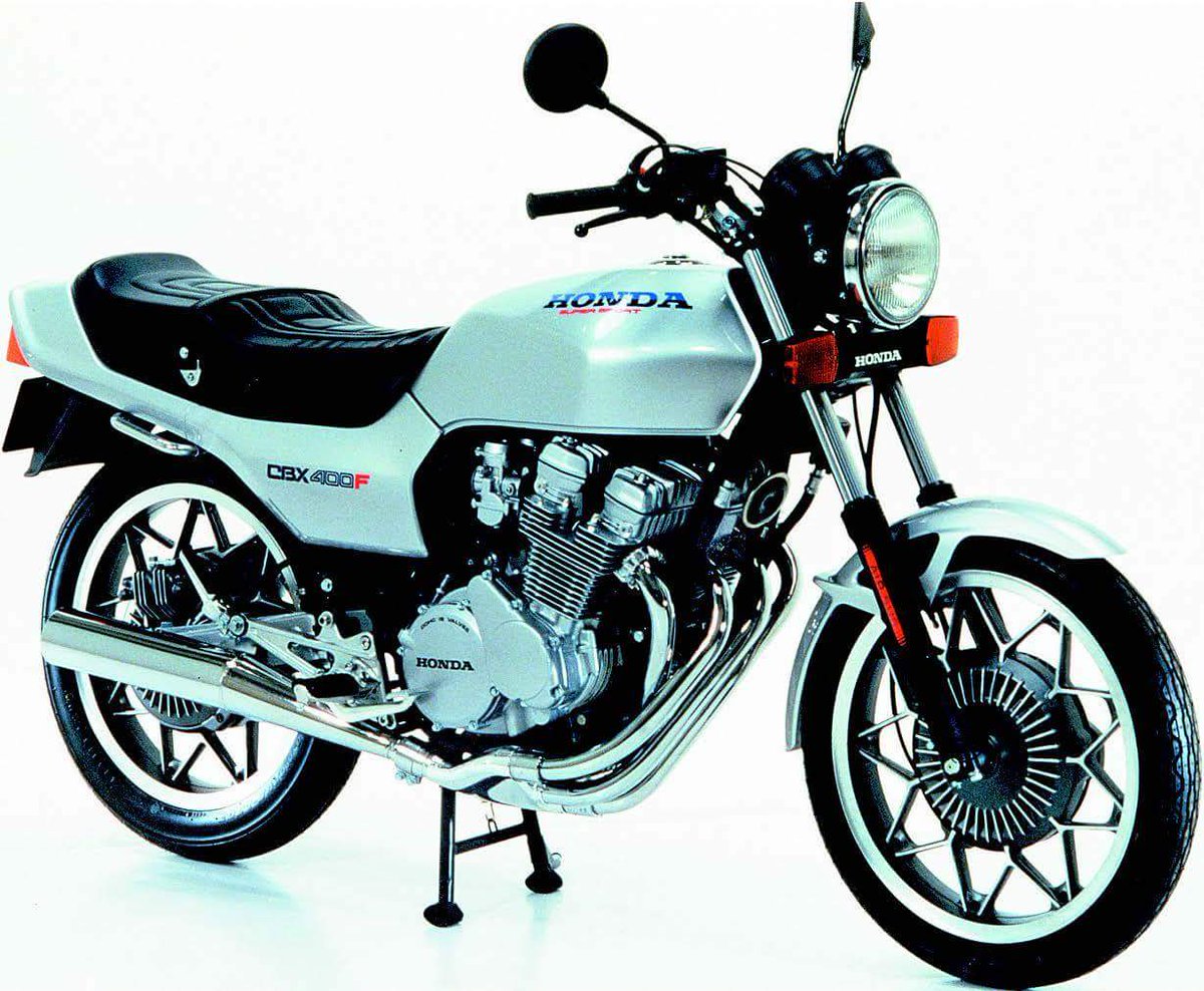 プロトタイプCBX400F 星型キャストホイールですな