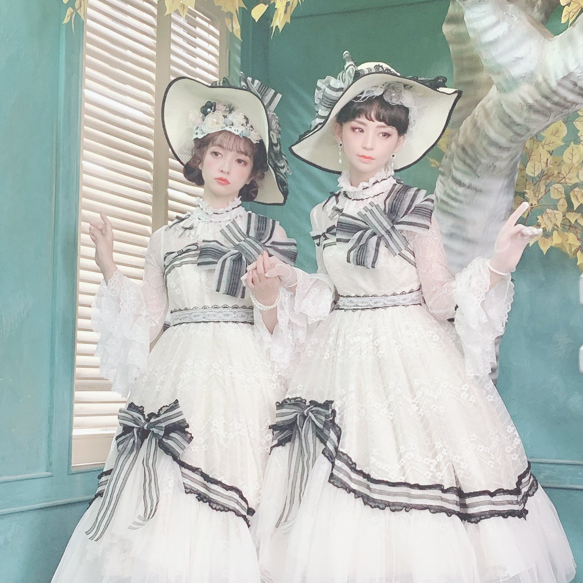 私がLong Ears & Sharp Ears StudioとコラボしたMy Fair Lady Dressが