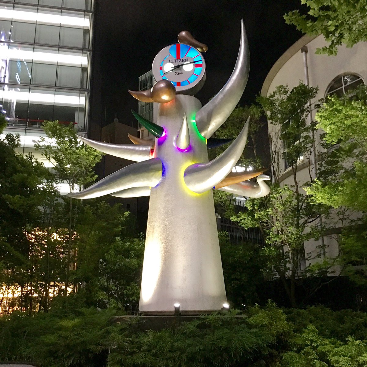 ラムフロム HINKA RINKA 銀座店】数寄屋橋公園の岡本太郎作品「若い