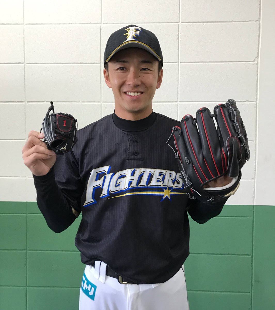 MIZUNO 投手用グローブ 元日本ハムファイターズ斎藤佑樹投手モデル