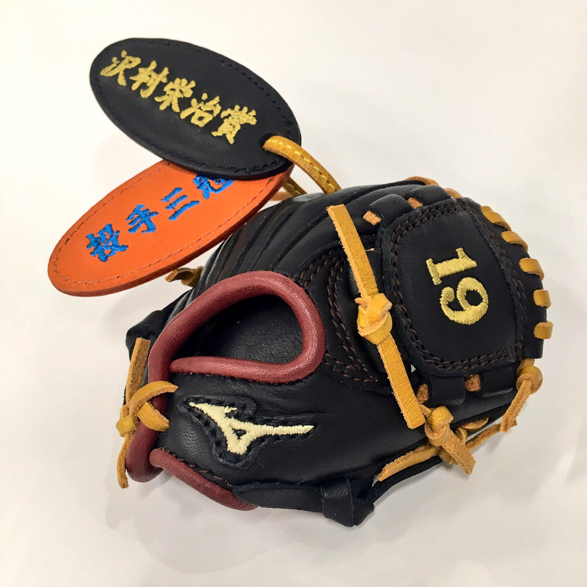 読売ジャイアンツ 菅野智之投手 直筆サイン入り 支給品 プロ仕様グラブ