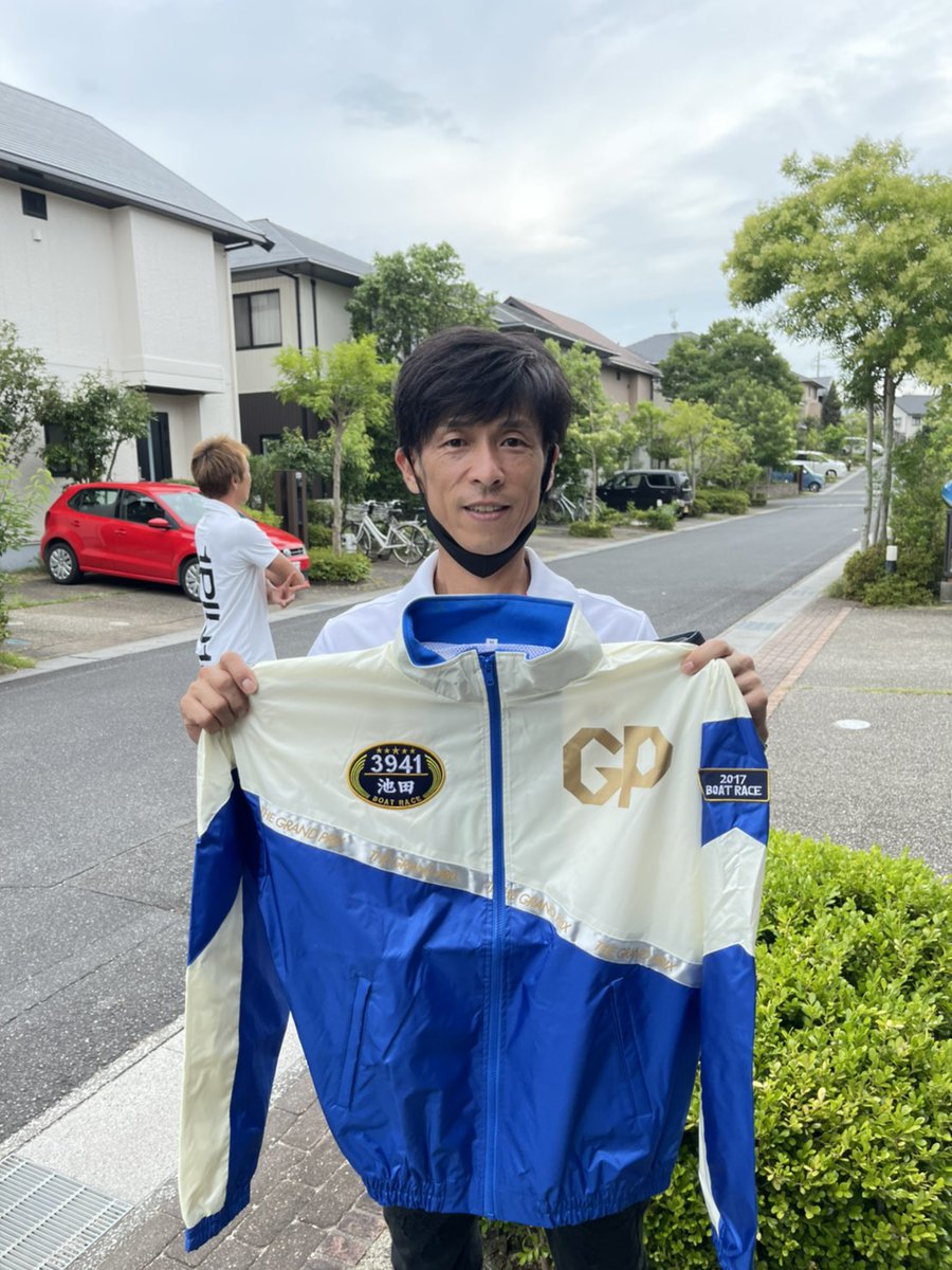 SGカッパじゃなくて、サイン入りのGPカッパだニャン☺️ 後ろにいるの