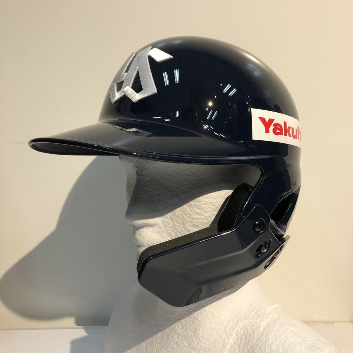 高校野球を中心に安全面や衛生面を考え最近はマイヘルメットを採用する