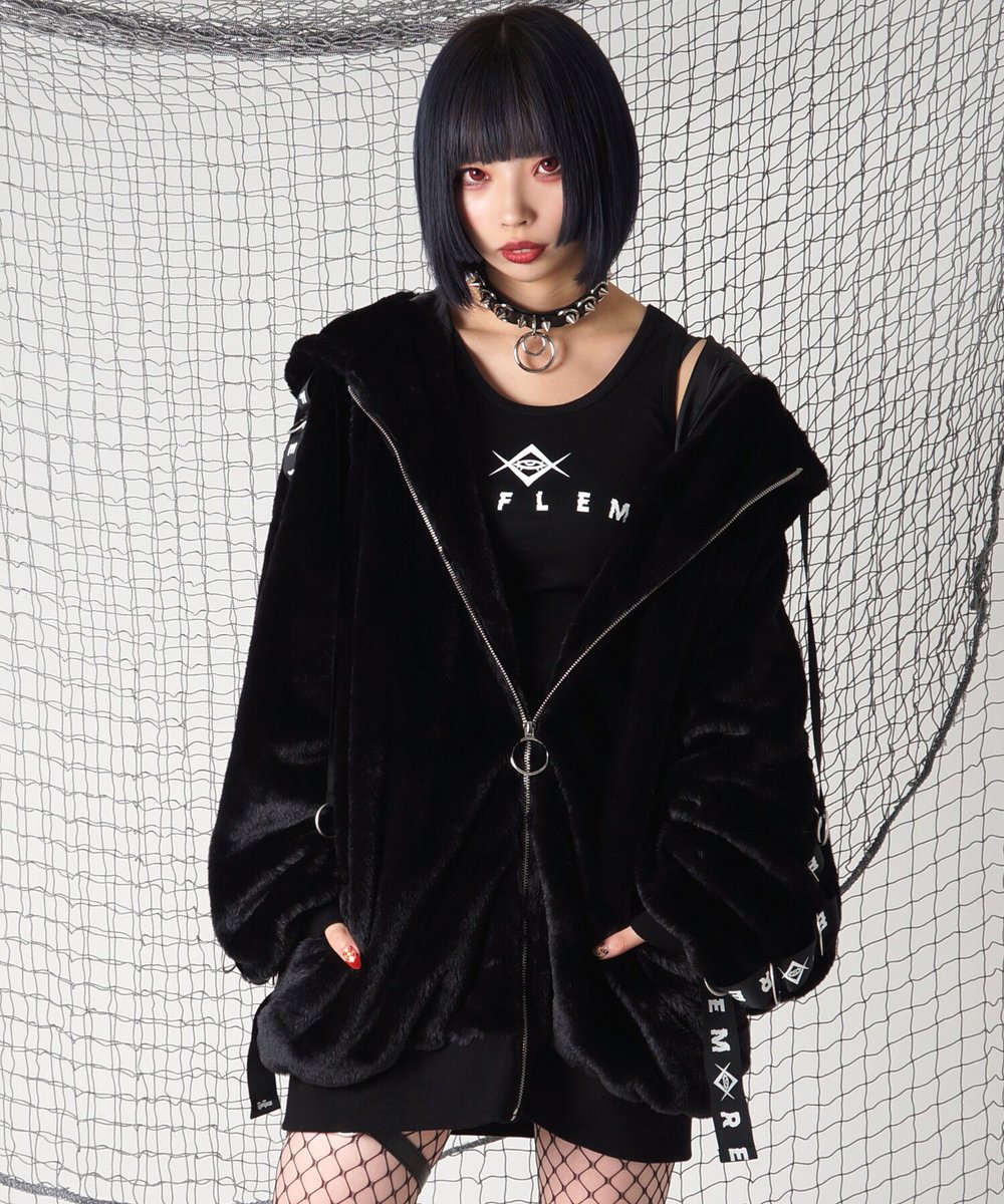 👁‍🗨REFLEM(レフレム) NEW ARRIVAL 袖とフードをロゴテープ＋Dリング