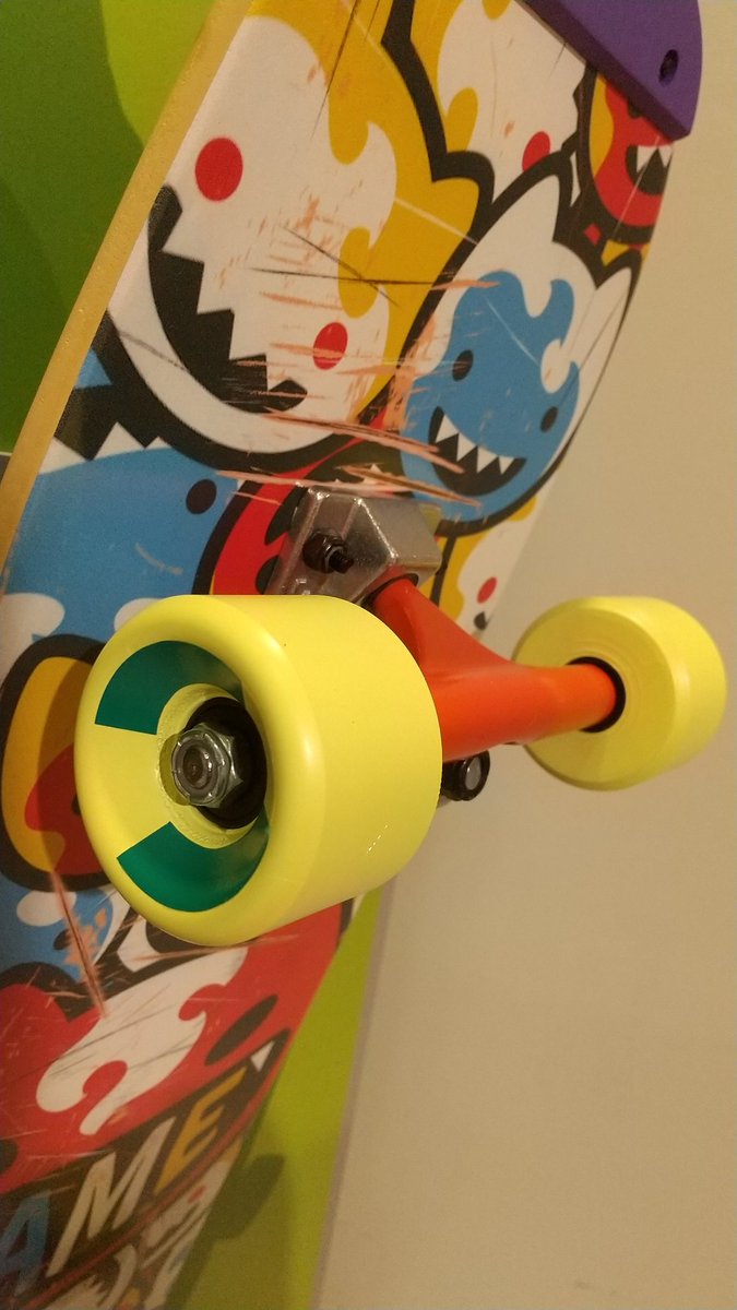 SK∞ エスケーエイト× Fave Park展示 スケートボード 知念実也 横から