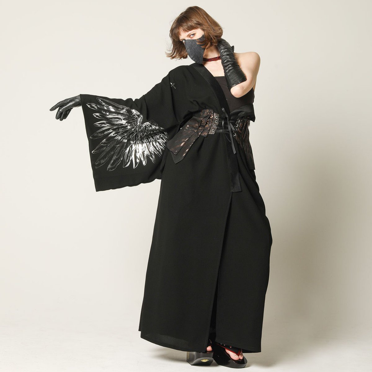 h.NAOTO 浴衣】 天使の翼が広がる正統派なロング浴衣。 従来家紋を