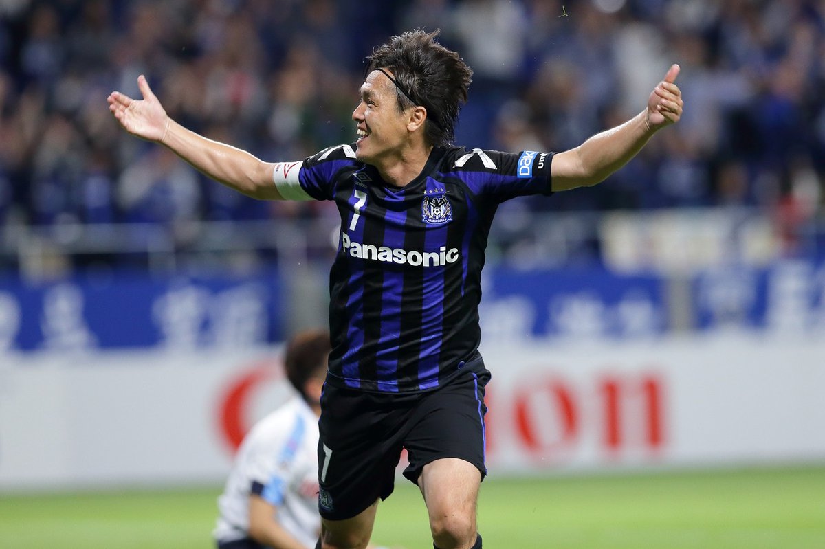 📣#8月10日はヤットの日 ＼ 7⃣つ目の写真は、2016年の #遠藤保仁 選手