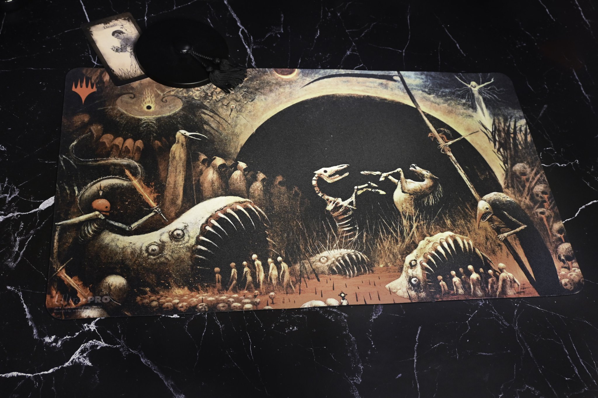 サイン入り】MTG 滅び プレイマット Seb McKinnonシリアル有り MTG