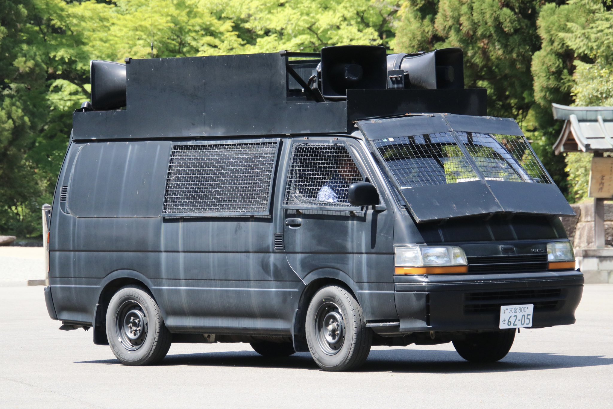 NOBU様依頼右翼街宣車ハイエース NOBU様依頼品右翼街宣車ハイエース