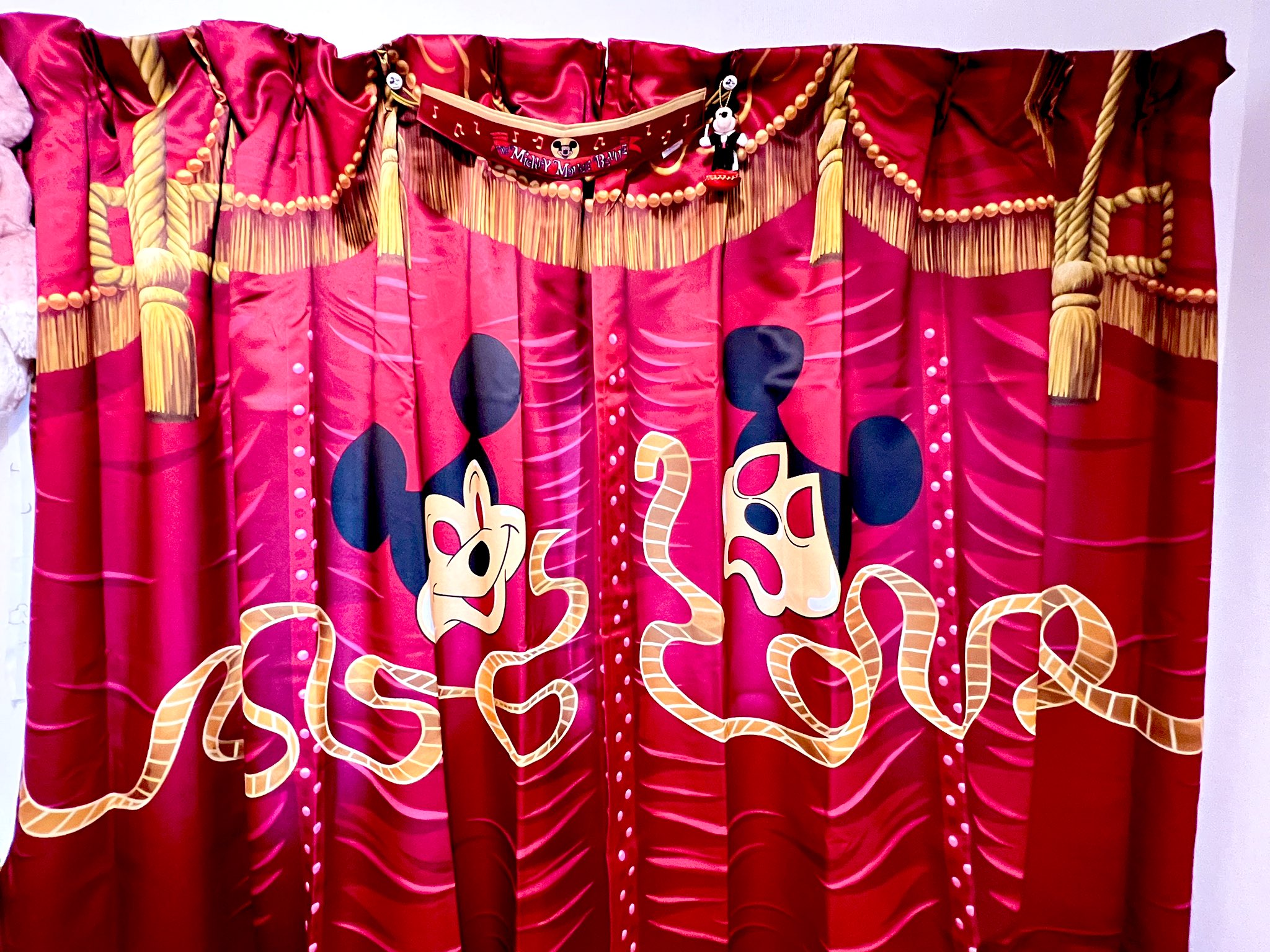 ディズニー ミッキーマウスレビュー カーテン ミッキーマウスレビュー
