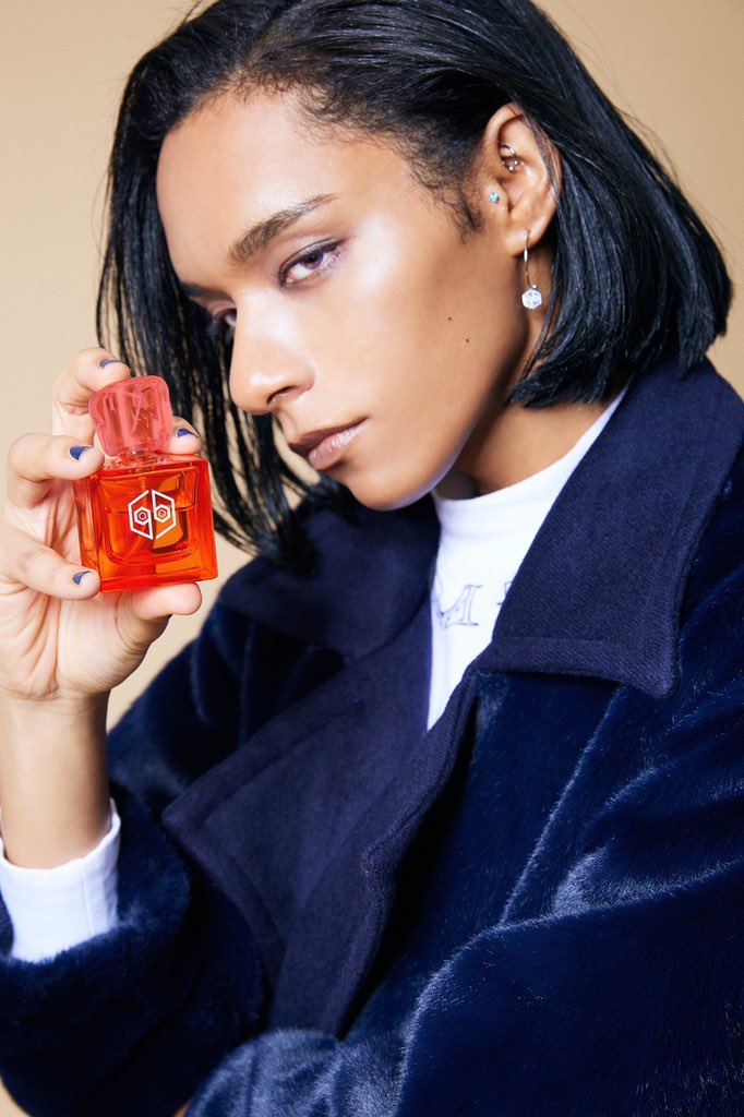 香水第二弾「KING BITCH」 どんな香りか、おたのしみに！ #女王蜂