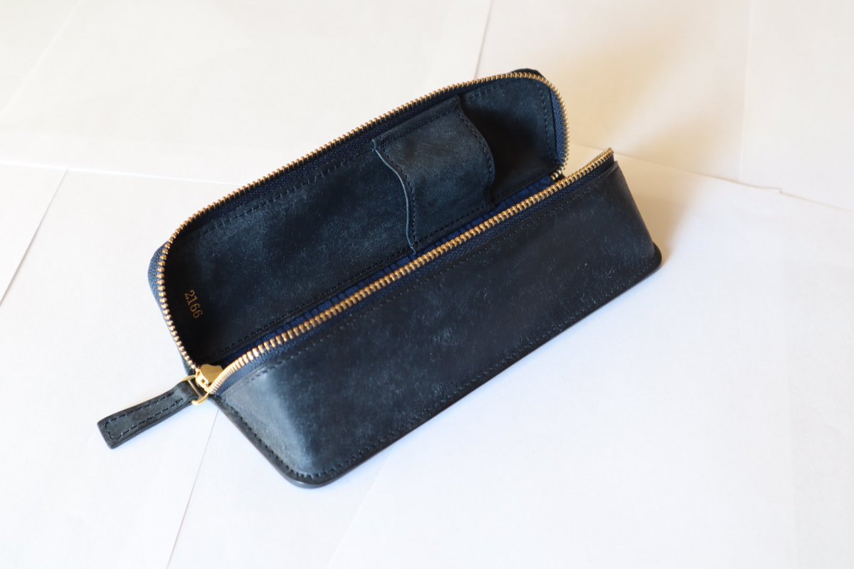 sotさんのプエブロレザー トライアングルペンケースを 購入しました