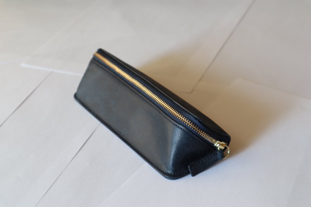 sotさんのプエブロレザー トライアングルペンケースを 購入しました