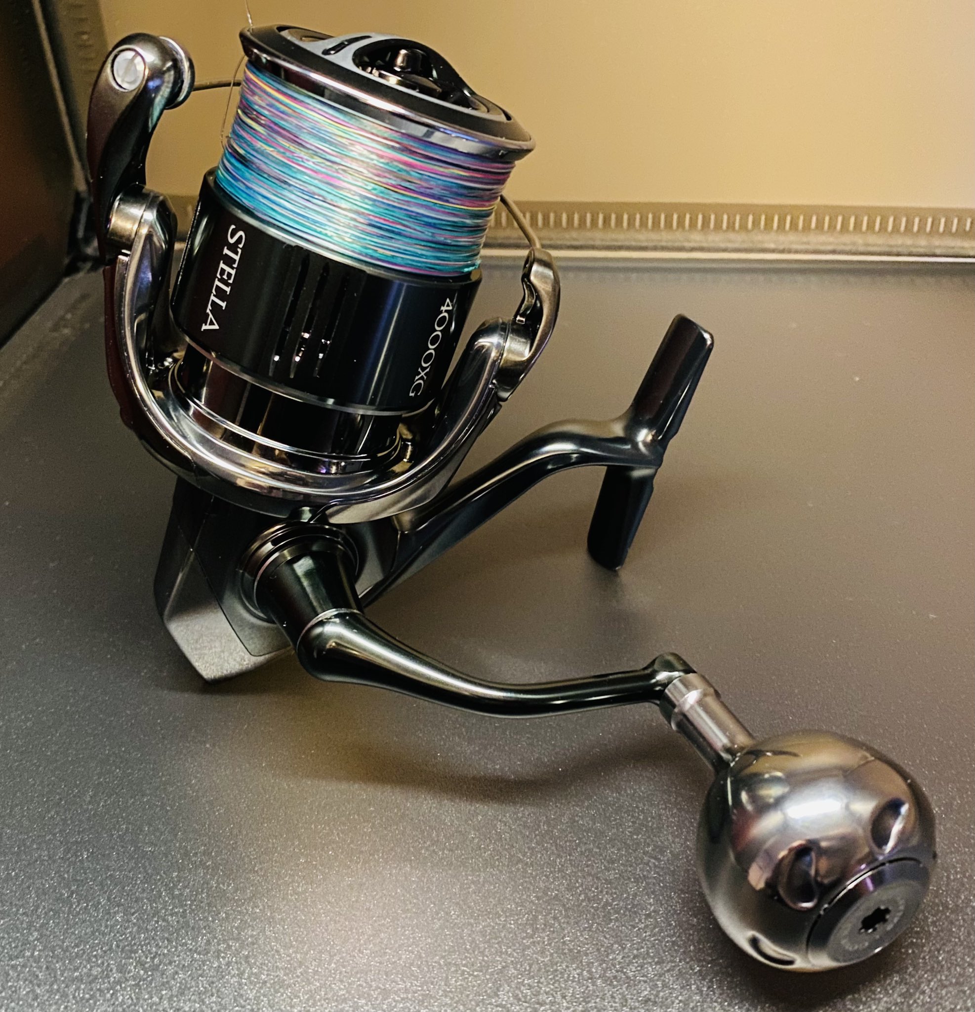 シマノ 22ステラ4000MHG ハンドルノブ、リールスタンド付き