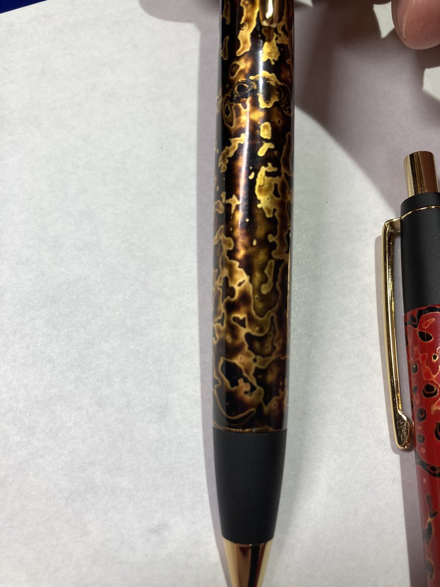 兆春塗り 黒 やっぱり握ってる部分だけ漆が薄くなって第ニ層目の金箔が