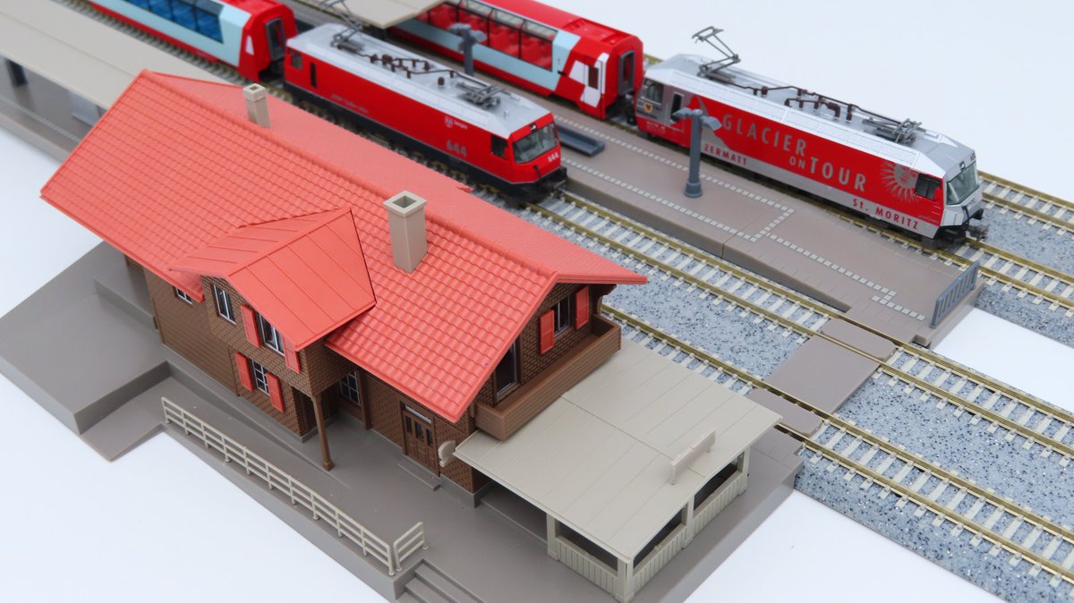 スイスと日本のアルプスに】 世界遺産で有名なランドヴァッサー橋に