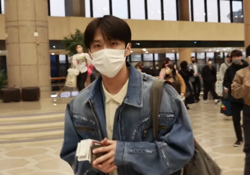 2024/03/30 🇯🇵→🇭🇰 空港動画 純喜デニムジャケット 【ANDERSSON