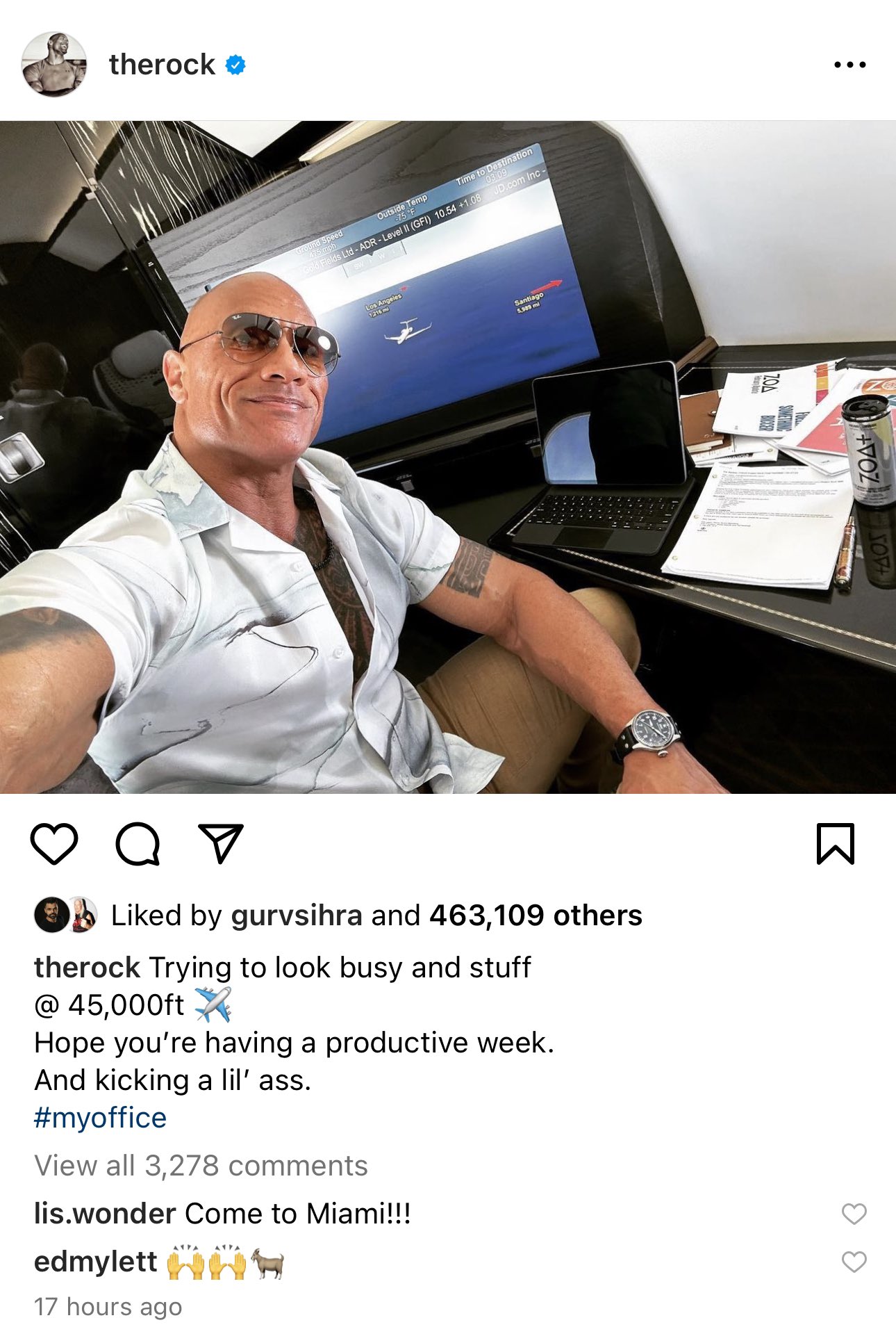 貴重 証明付き WWE ロック チャイナ 直筆サイン入り NEWS week 【公式