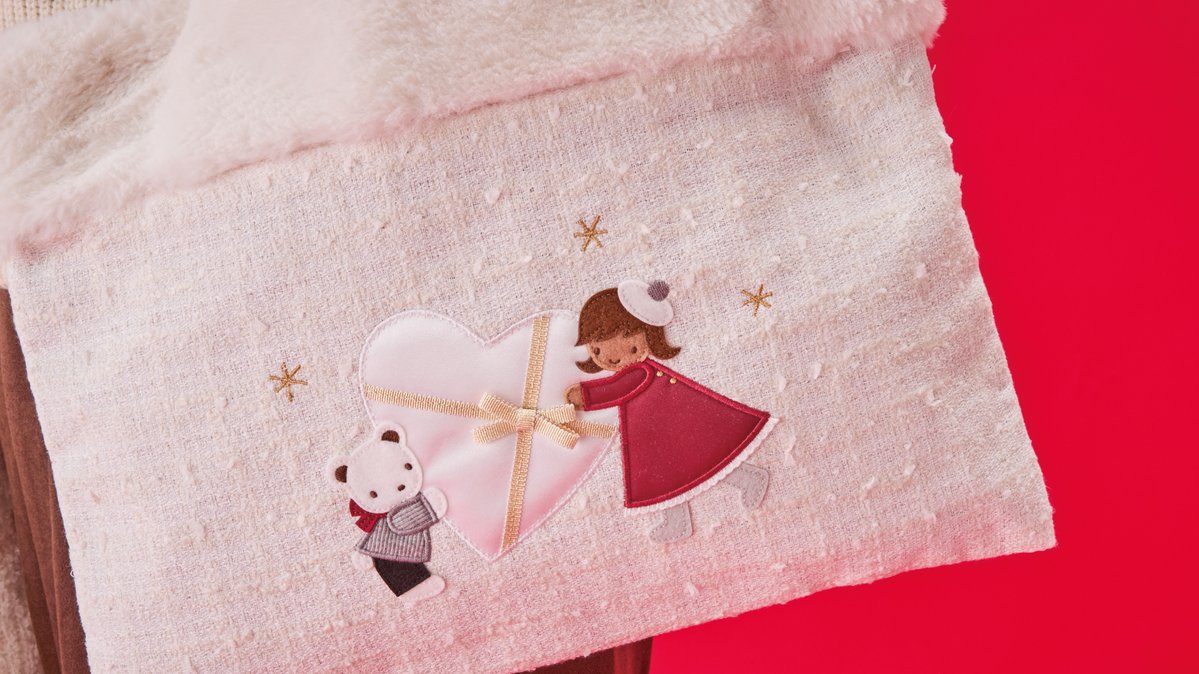 12月1日（月）販売開始！／ ファミリアのクリスマスコレクション2025