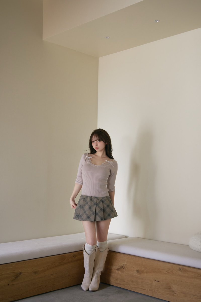 Coco check mini pleats skirt color beige/black size s/m ¥9,900-tax