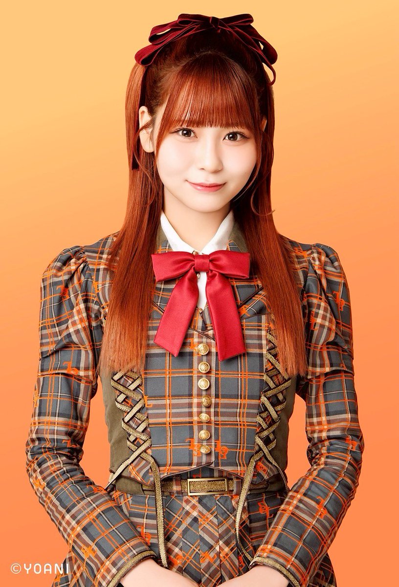 newアー写の背景が なんとオレンジです🍊♡(ヤッター！) ラブソングに