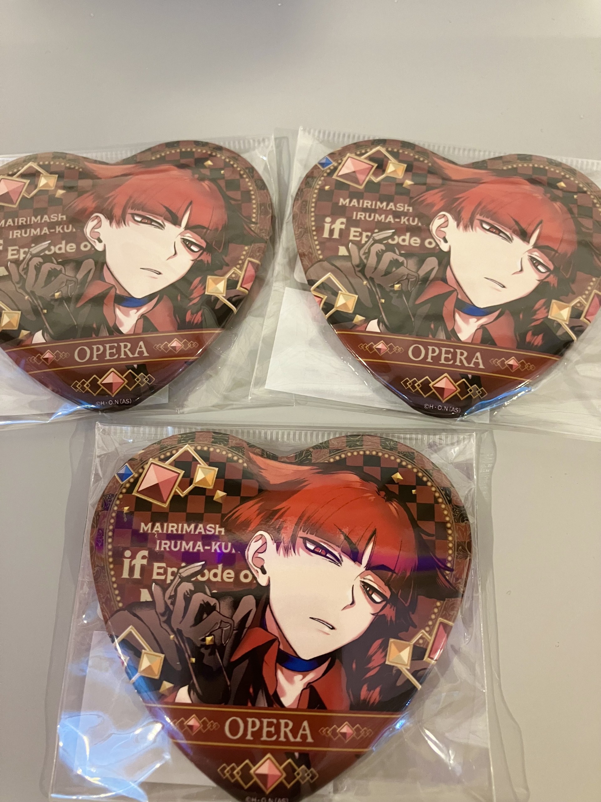 オペラ ① デビデコラ キラキラ缶バッジ 魔入りました！入間くん 引き