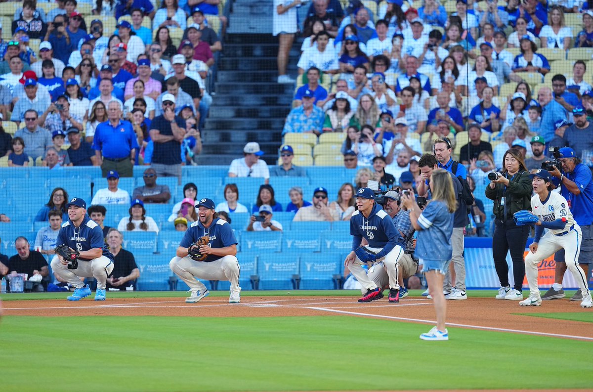 ドジャース #クレイトン・カーショー のボブルヘッドデー‼️ 家族で