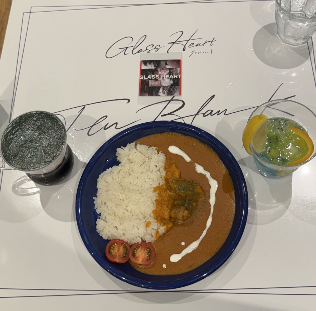 グラスハート × TOWER RECORDS CAFE】 📍表参道店（東京） 店内に衣装