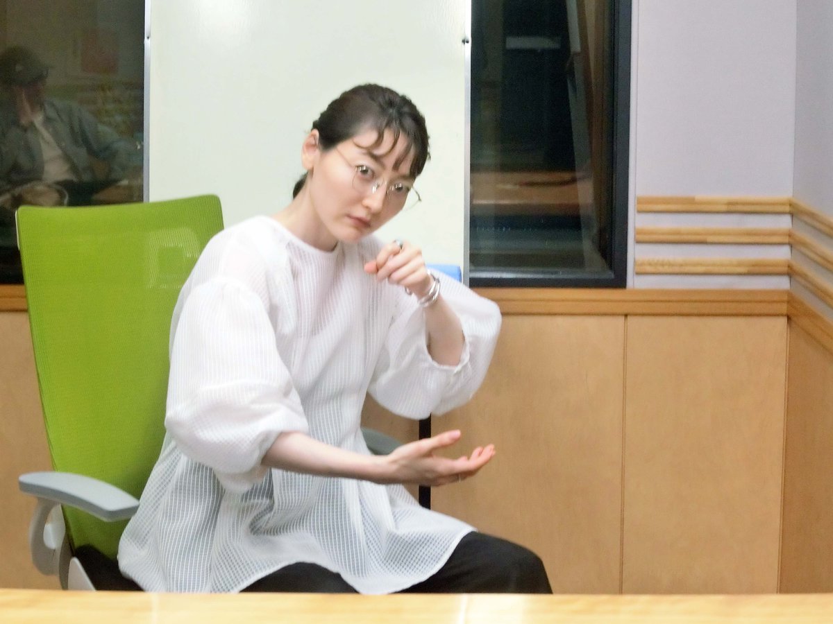 入れ替わってる？ #hitokana #花澤香菜 #agqr #明治