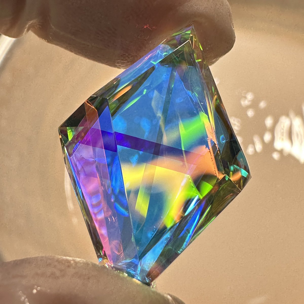 モナジー工房 ｢虹の結晶｣積層ガラス研磨アクセサリー専門制作