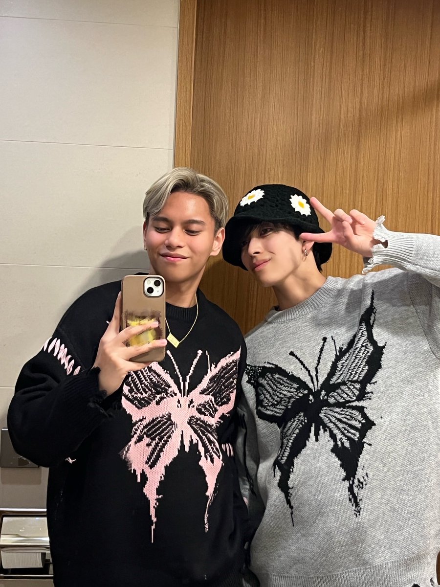 GJqJDL6aYAAhJuV.jpg?format=jpg