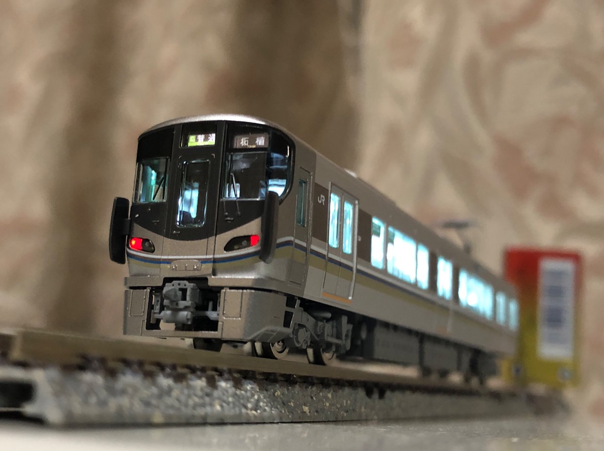 TOMIX 225系 100番台(3次車) から作る、225系2次車 ライトレンズを旧