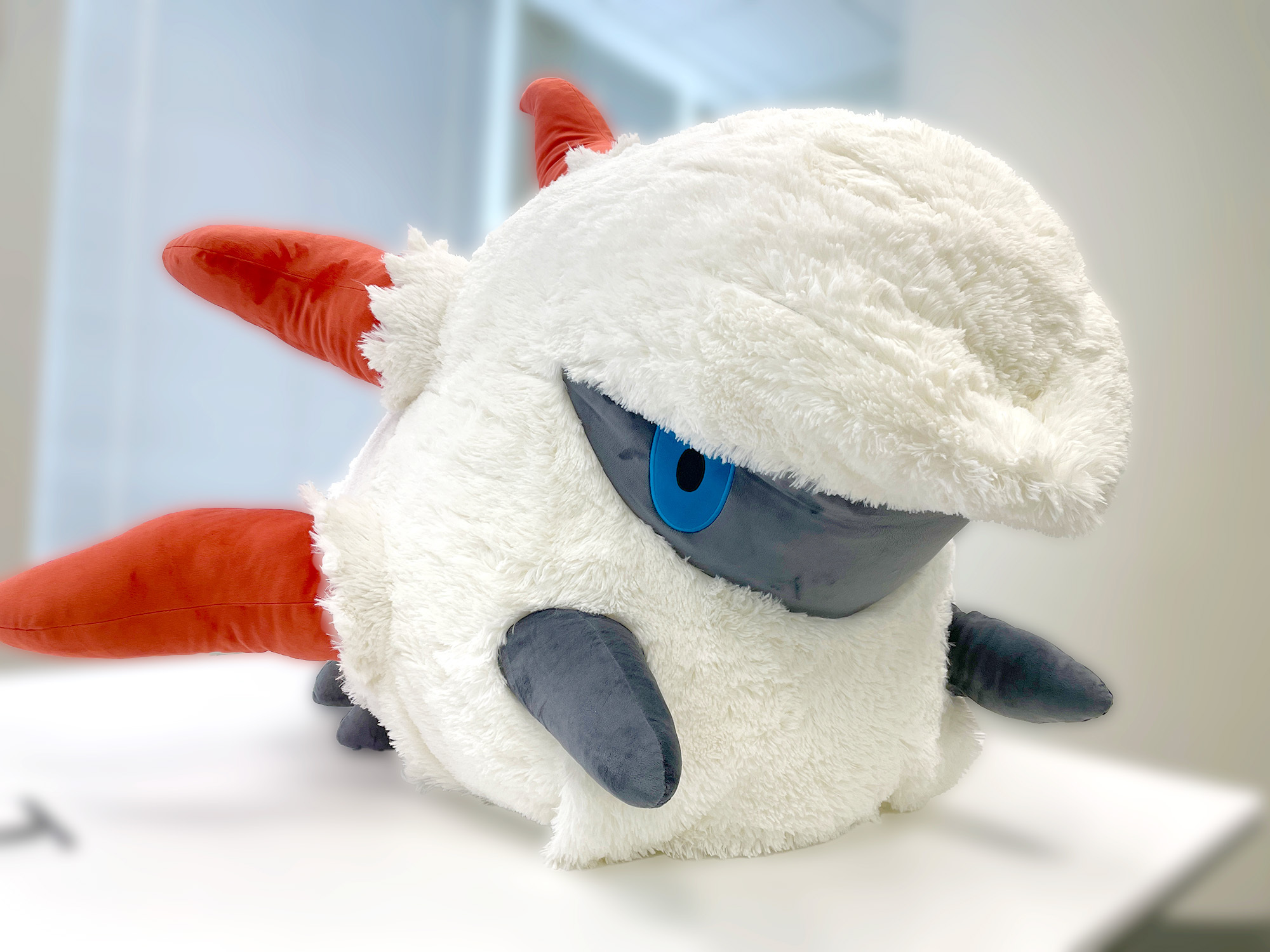 ポケモンセンター 等身大メラルバ ぬいぐるみ ポケモン 等身大メラルバ