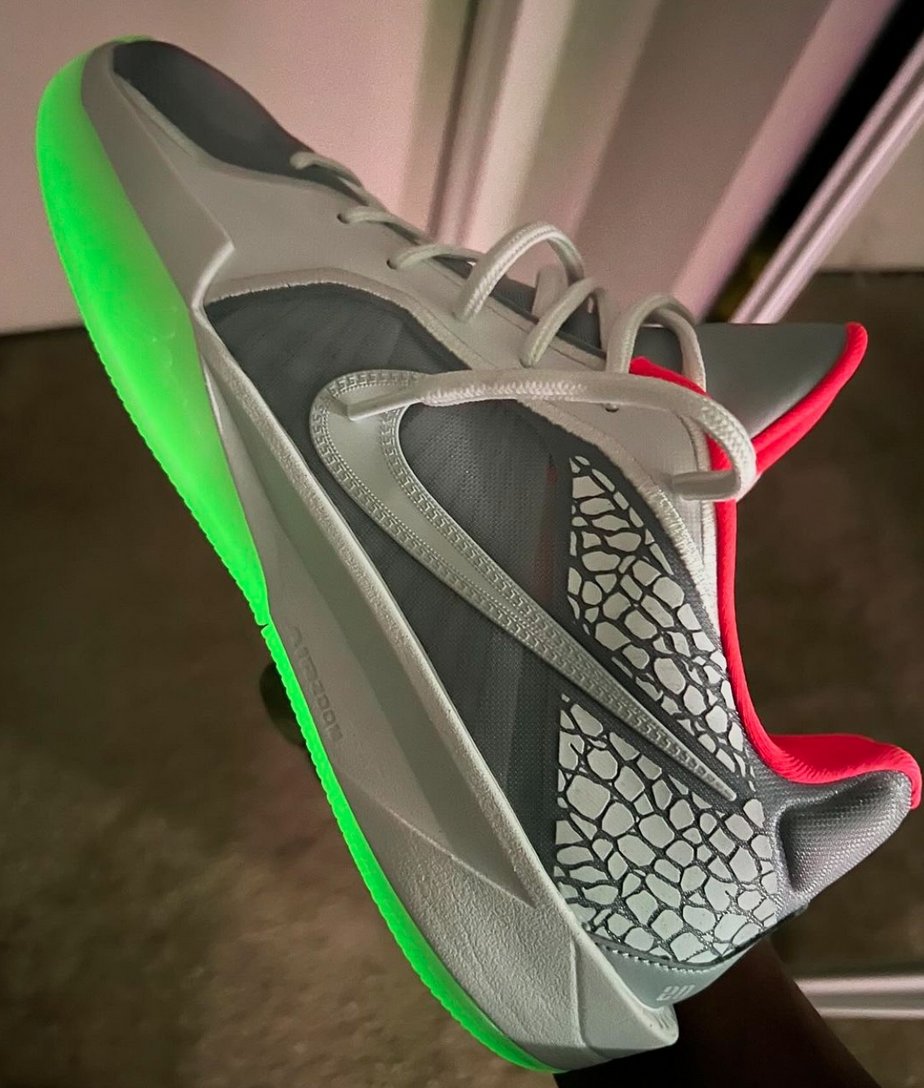 NIKE BY YOU SABRINA 2 YEEZY