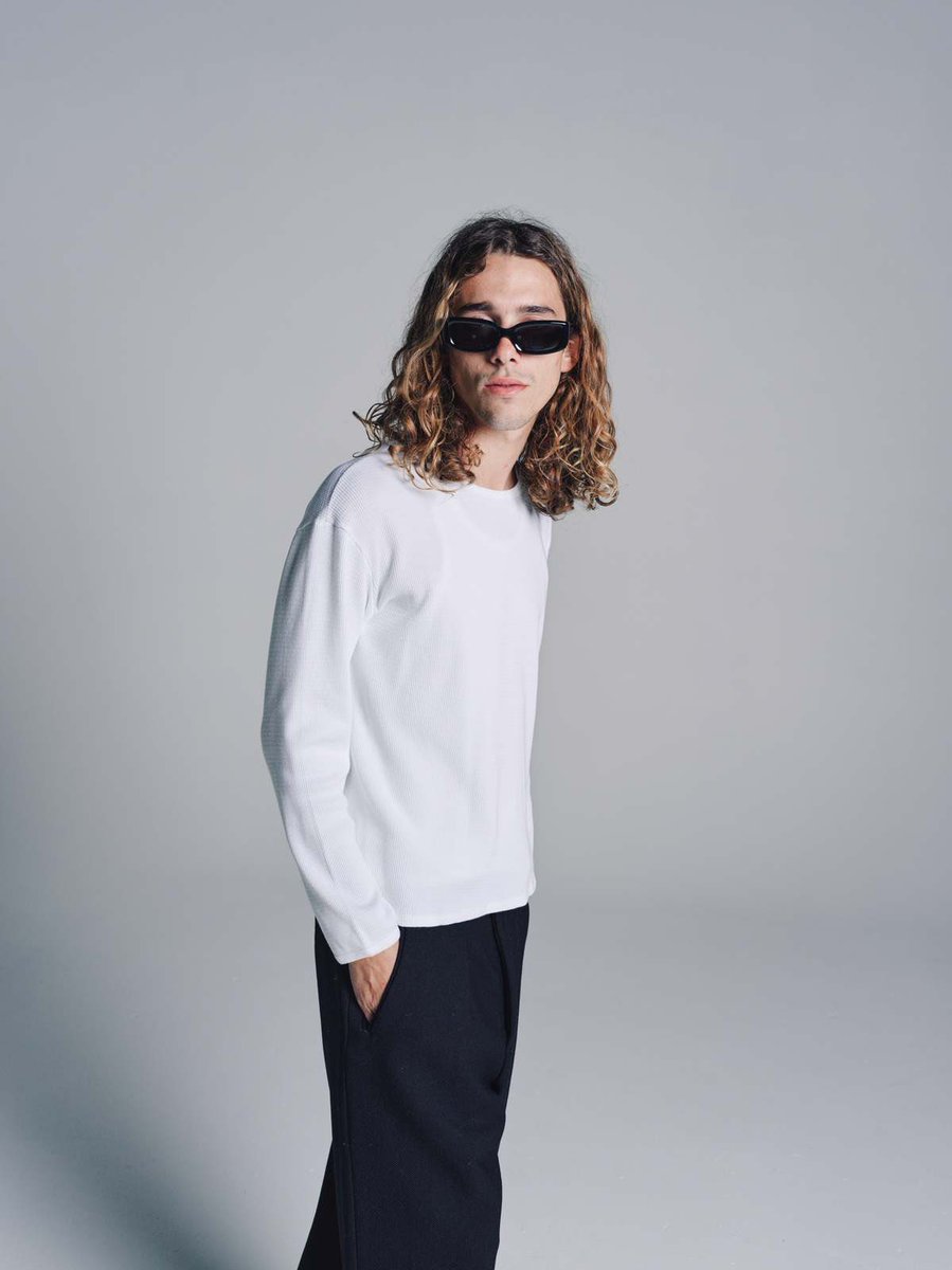 訂正です！ 「SECOND/LAYER VERTICAL THERMAL WHITE」ですね！秒速で