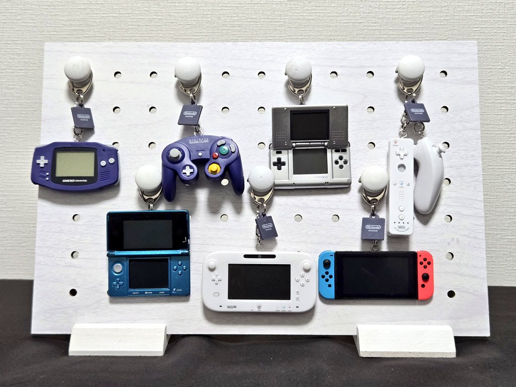 ダイソーのデザインボード等を利用して、ゲームハードキーホルダー