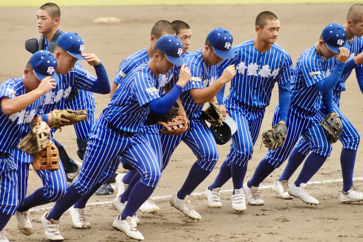 青藍泰斗 帽子付きユニフォーム 青藍泰斗の新ユニフォーム 青は帽子と