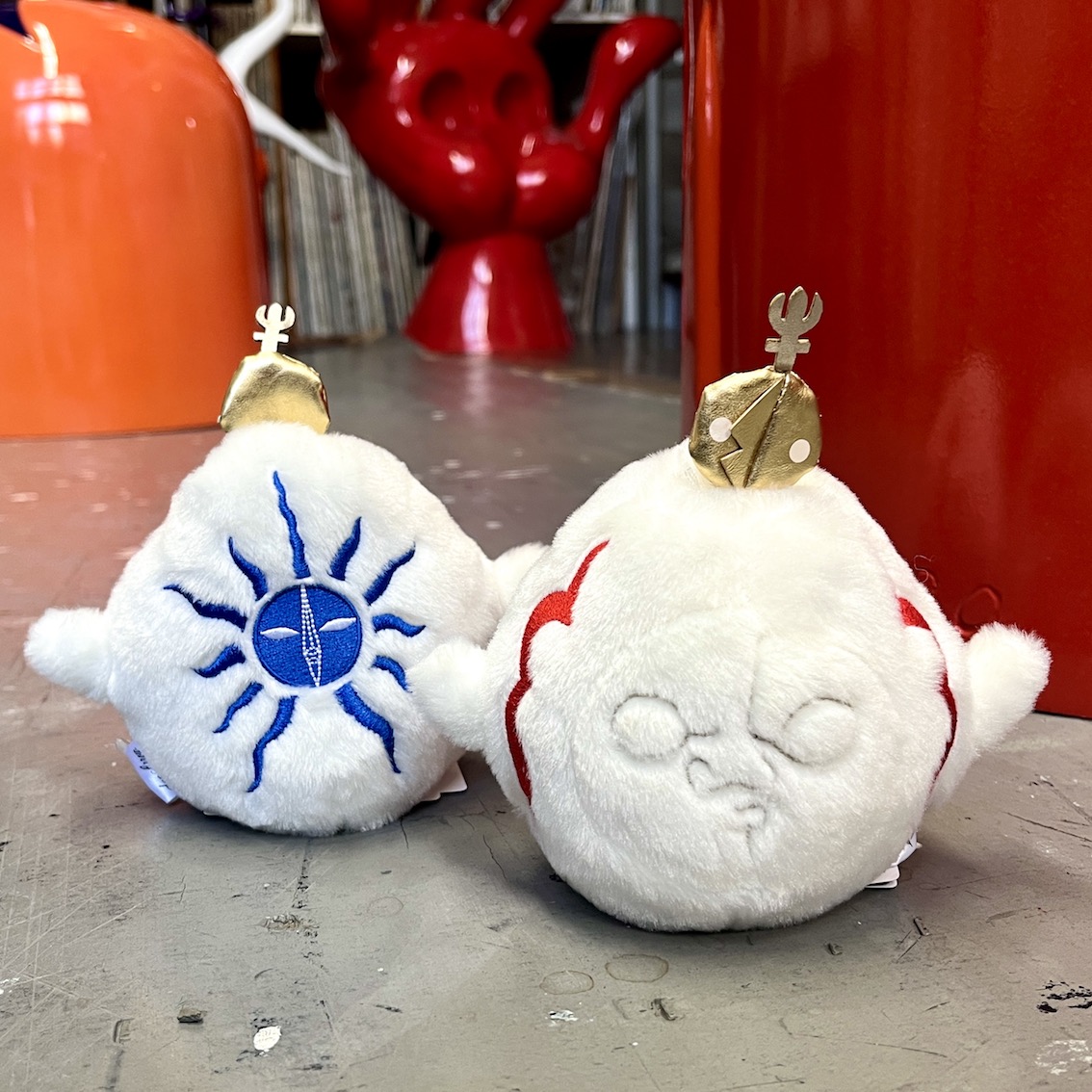 クセになる触り心地🌞 「太陽の塔 お手玉」 ＼ 大人気のぬいぐるみ