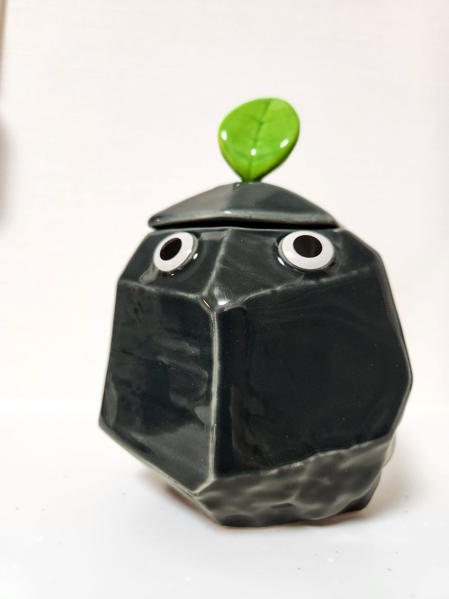 岩ピクミンの蓋付き小物入れ、一番欲しかったやつがゲット出来たので満足。