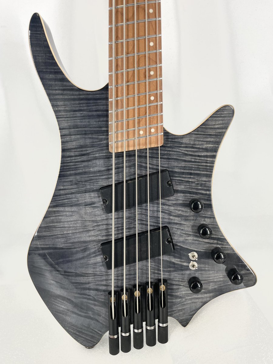 gfcからハイコストパフォーマンスの5弦ヘッドレスベースが誕生！ gfc