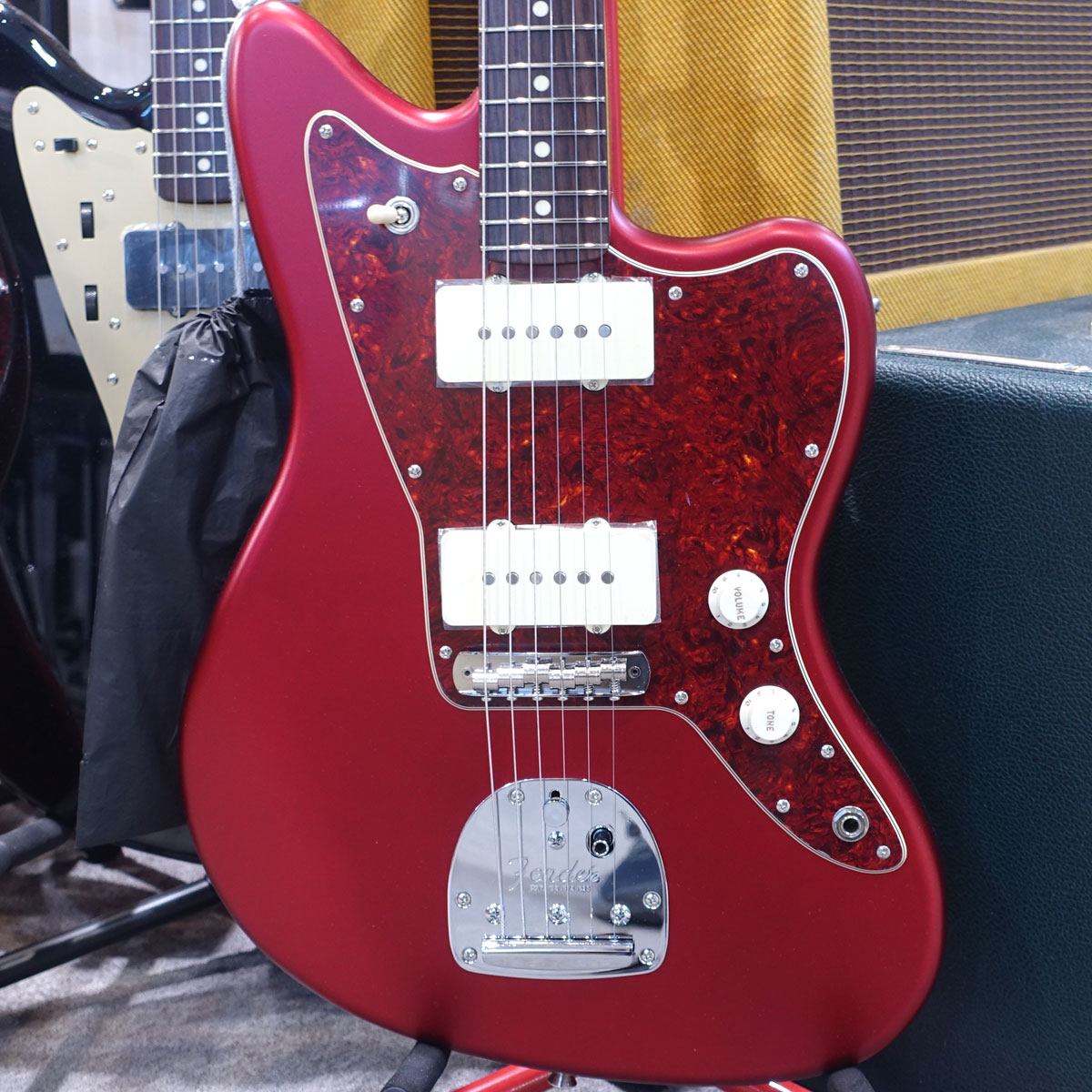 キャンディ・アップル・レッドのサテンフィニッシュ＆赤べっ甲柄