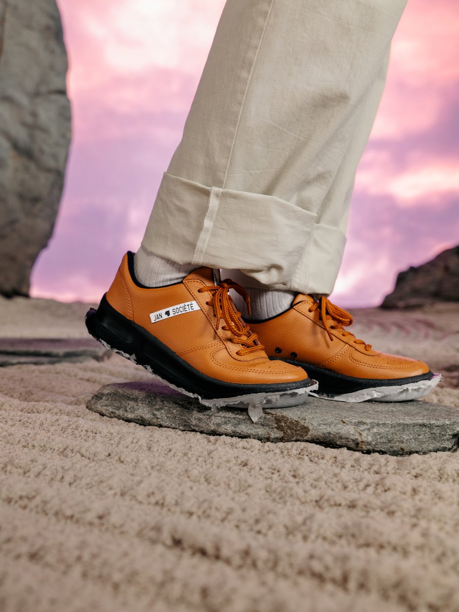 大阪万博のチェコパビリオンのユニフォーム🇨🇿✨爽やかー✨ #チェコ