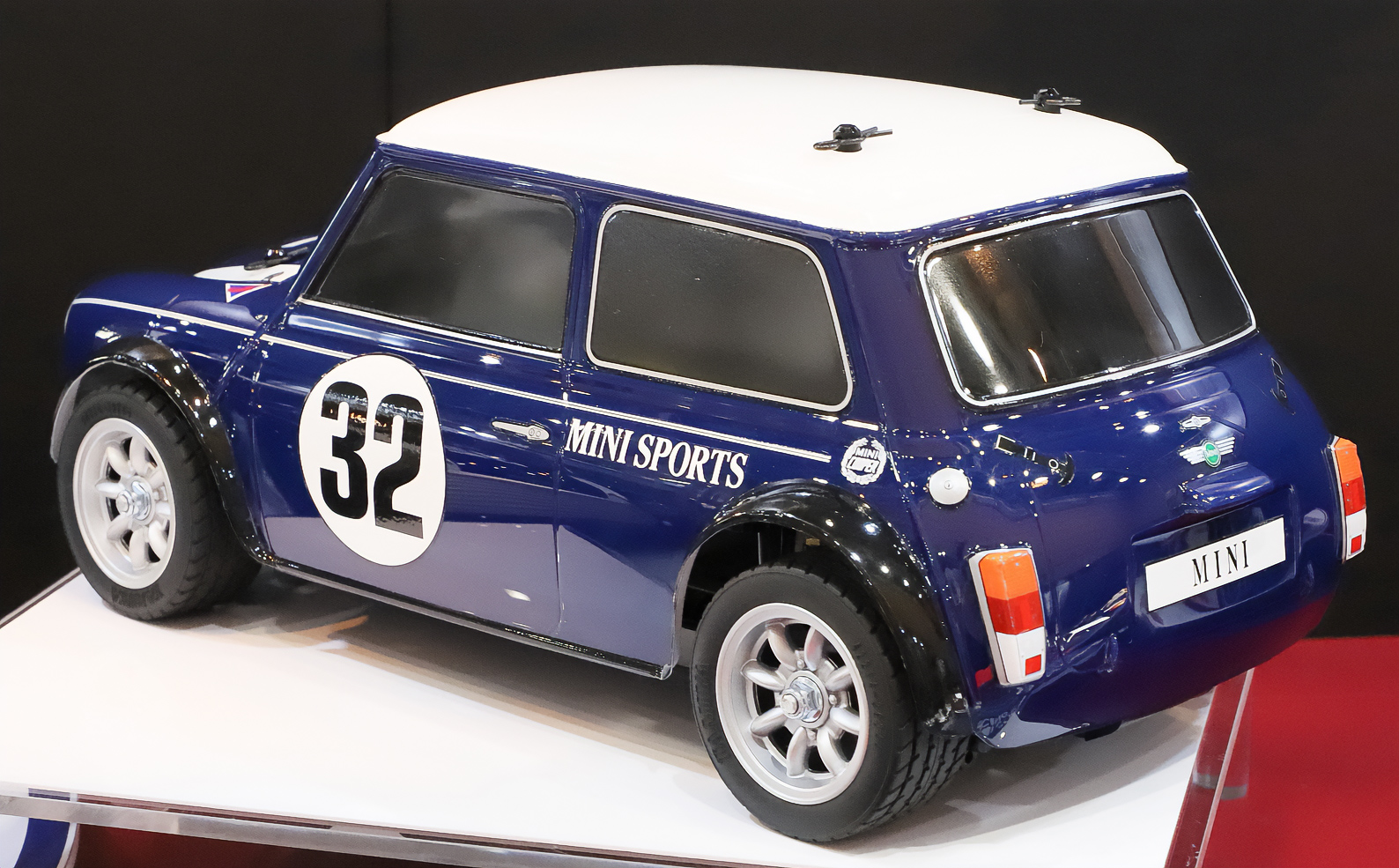 タミヤ 1/10ミニクーパーレーシングキット 強化タイプホイール付き