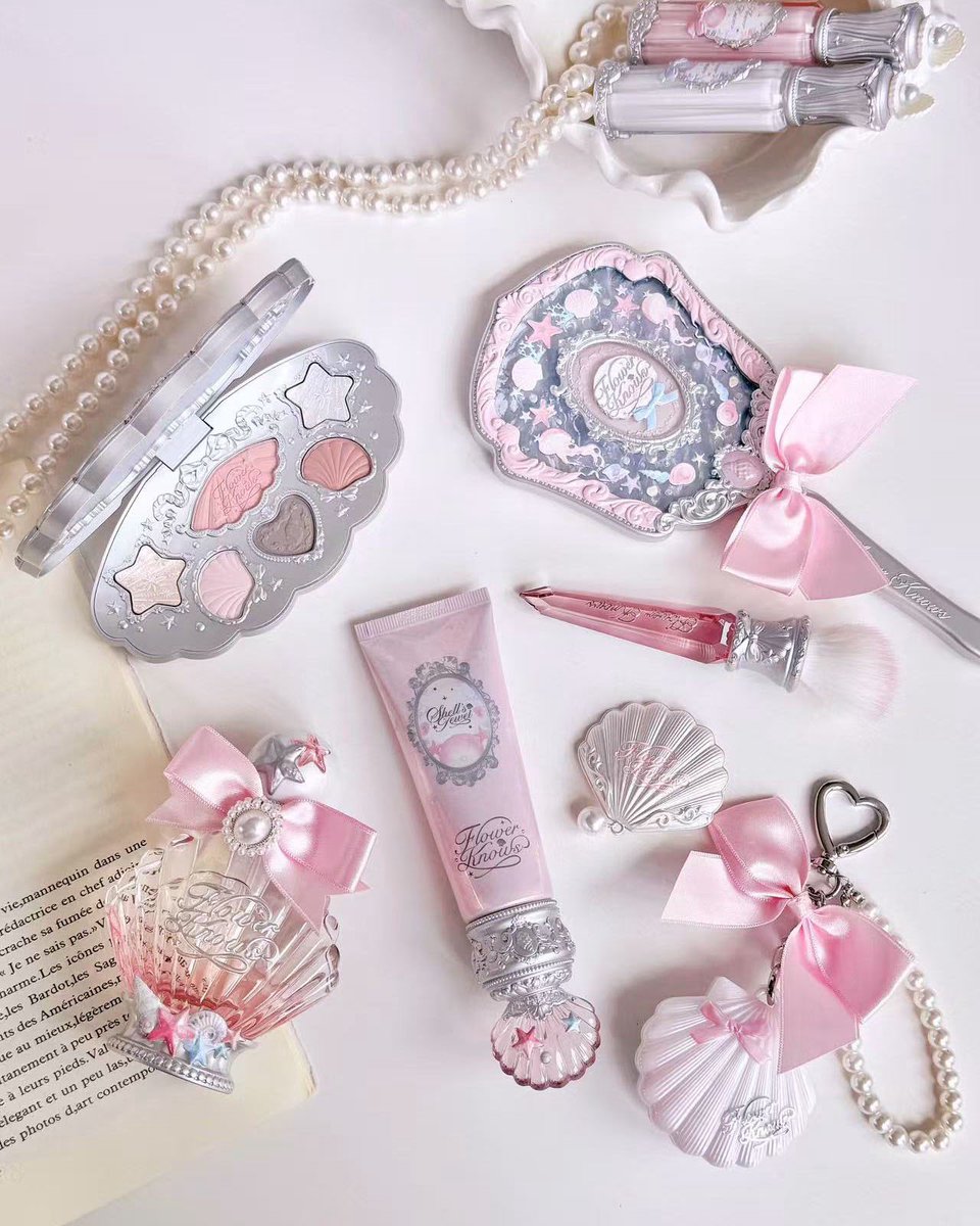 夏をピンクのパールにもみ込んで🫧 揺らすと、夢が広がる