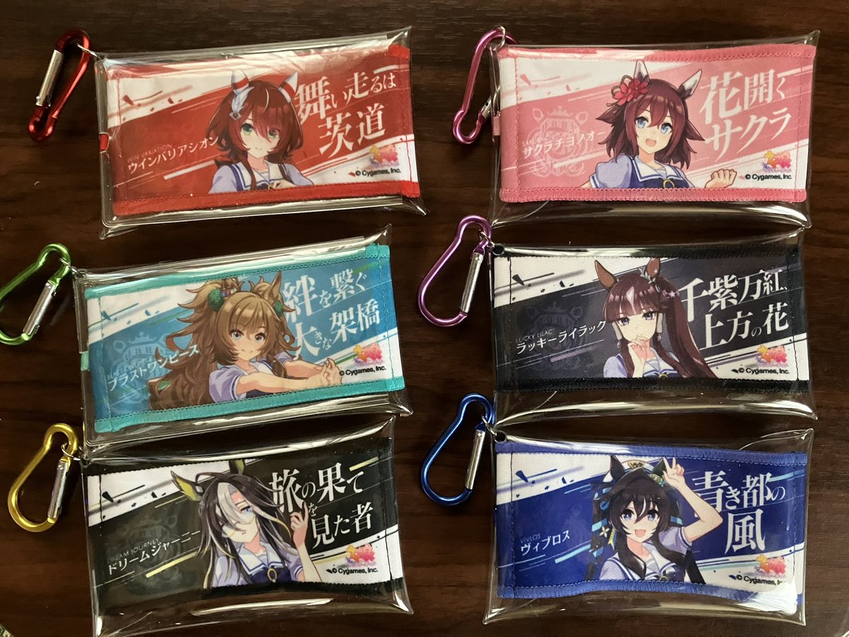 ウマ娘6thのミニ応援タオル、ダイソーのアクスタケースがピッタリ
