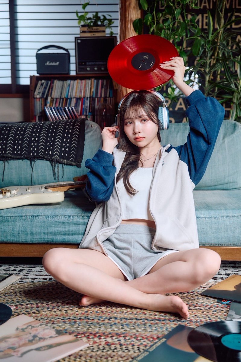 Post by aya🍑 on X: 🎧