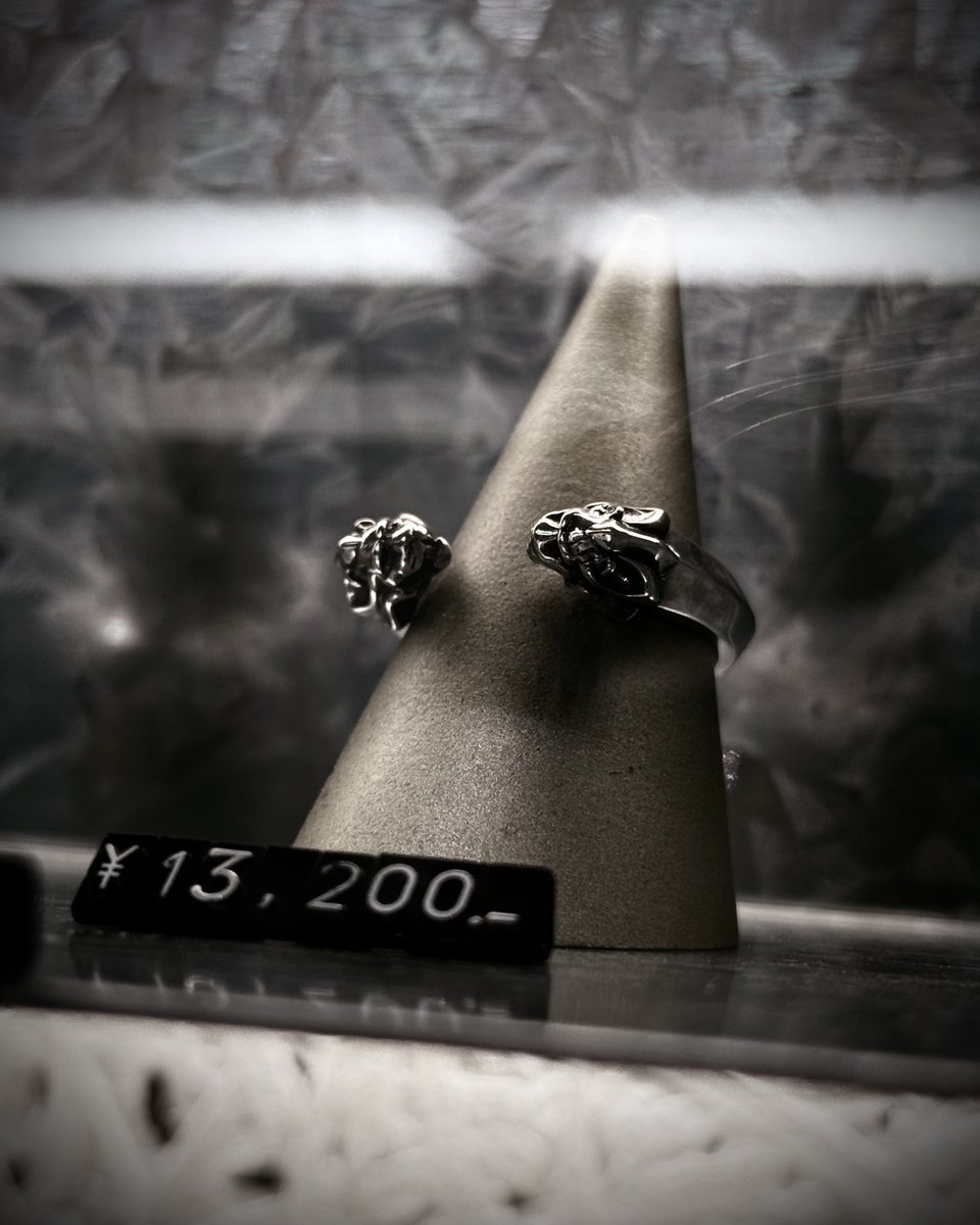 DEAL DESIGN NAGOYAです✠ ライオンモチーフのアイテムを再入荷しま