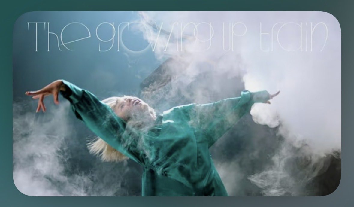 新緑の季節に差し掛かるタイミングで披露されることを考えると、希望や