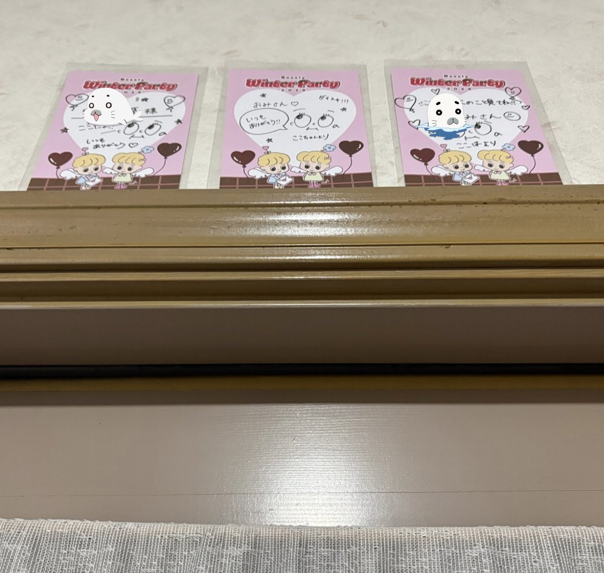 宣言通り、玄関の上に飾りましたʕʘ‿ʘʔ ※写真を撮ってからすぐに別の