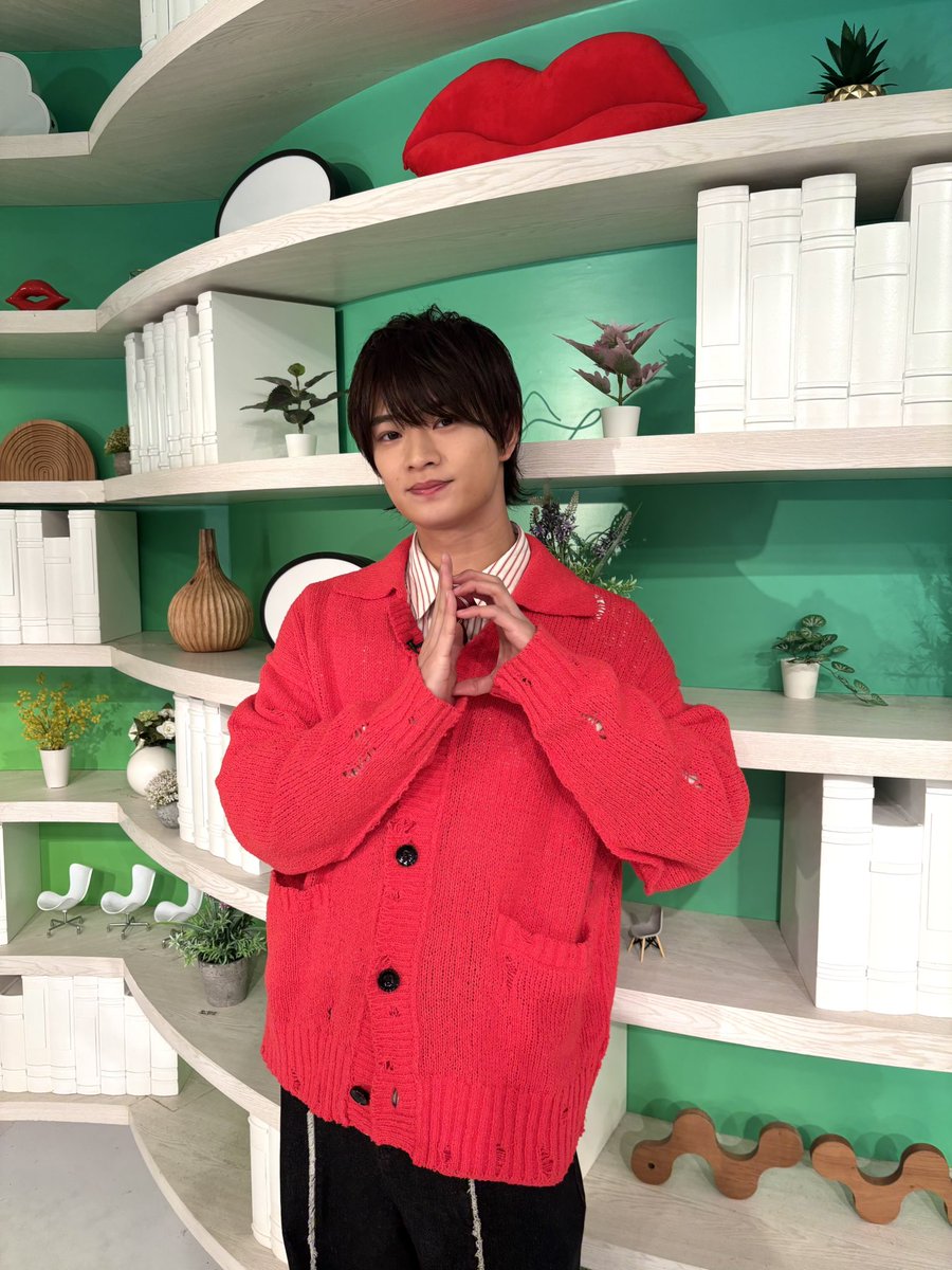 浮所くん🧡久しぶりの前髪ありDayDay.だね🌱襟足もピョンってしてて